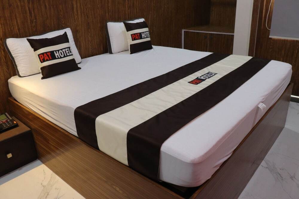 Индаур: Pat Hotels