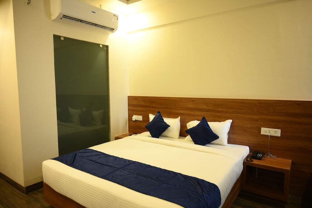 Амбикапур: Hotel Makhan Vihar