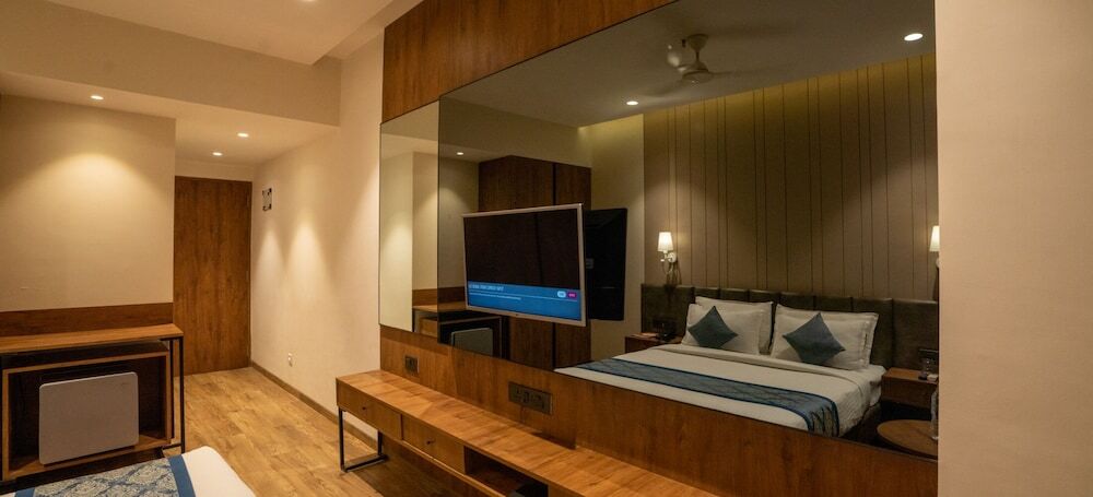 Ахмедабад: Pinnacle Grand Hotel & Banquets