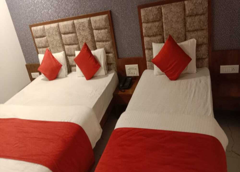 Ахмедабад: Hotel Lux Inn