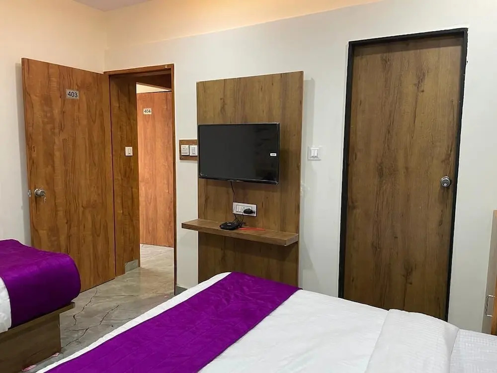 Ахмедабад: Collection O 87410 Hotel Karnavati