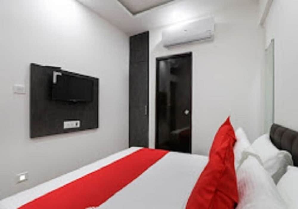 Ахмедабад: Peradiot Hotel - Vastrapur