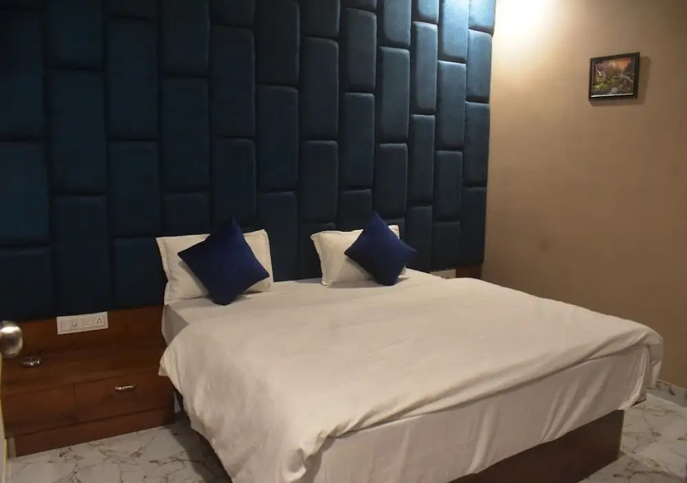 Ахмедабад: Peradiot Hotel - Vastrapur
