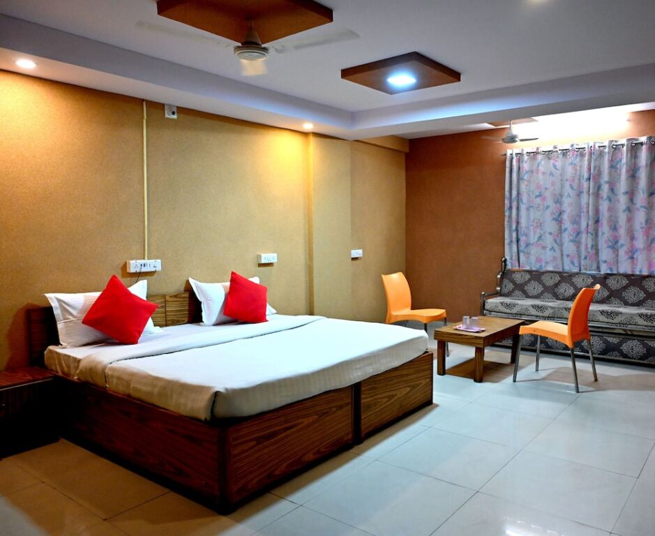 Анклешвар: Hotel Aeron Plaza
