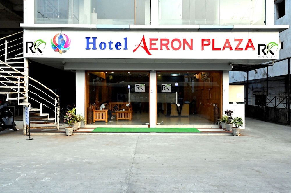 Анклешвар: Hotel Aeron Plaza