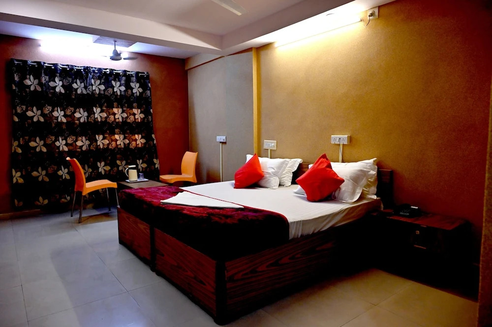 Анклешвар: Hotel Aeron Plaza