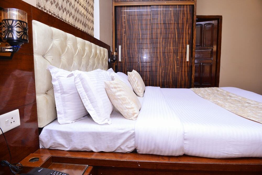 Алипур: Hotel Signature Villa
