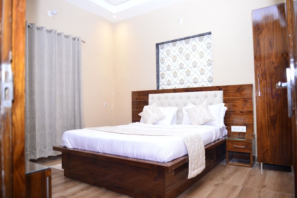 Алипур: Hotel Signature Villa