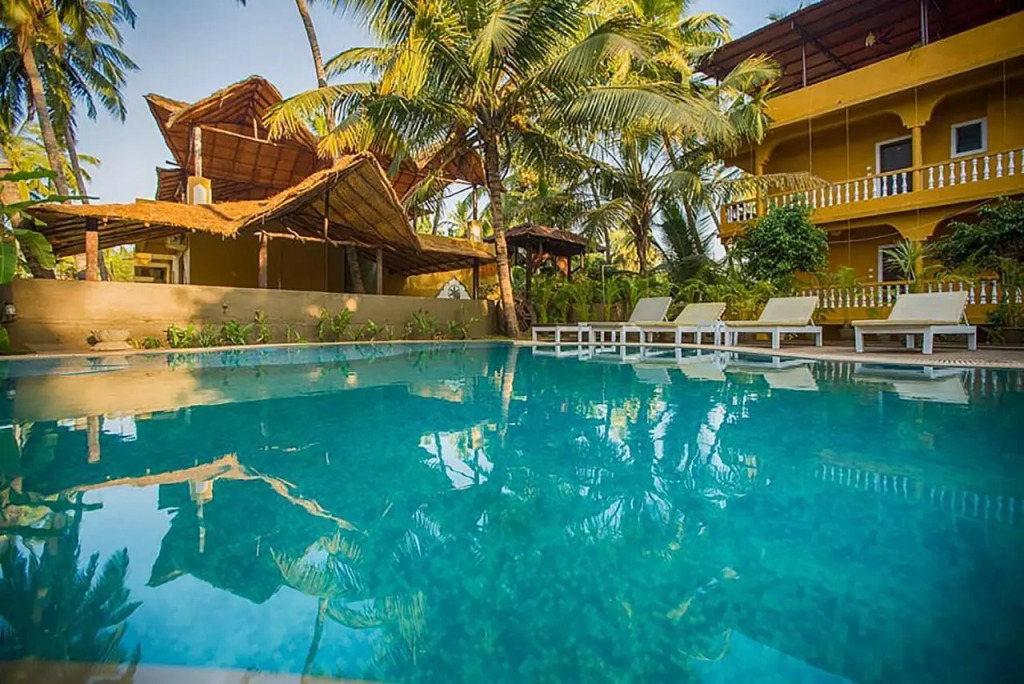 Морджим: juSTa  Morjim Beach Resort and Spa