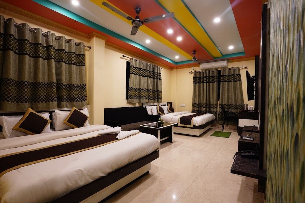 Силигури: Tirupati Lodge Private Limited