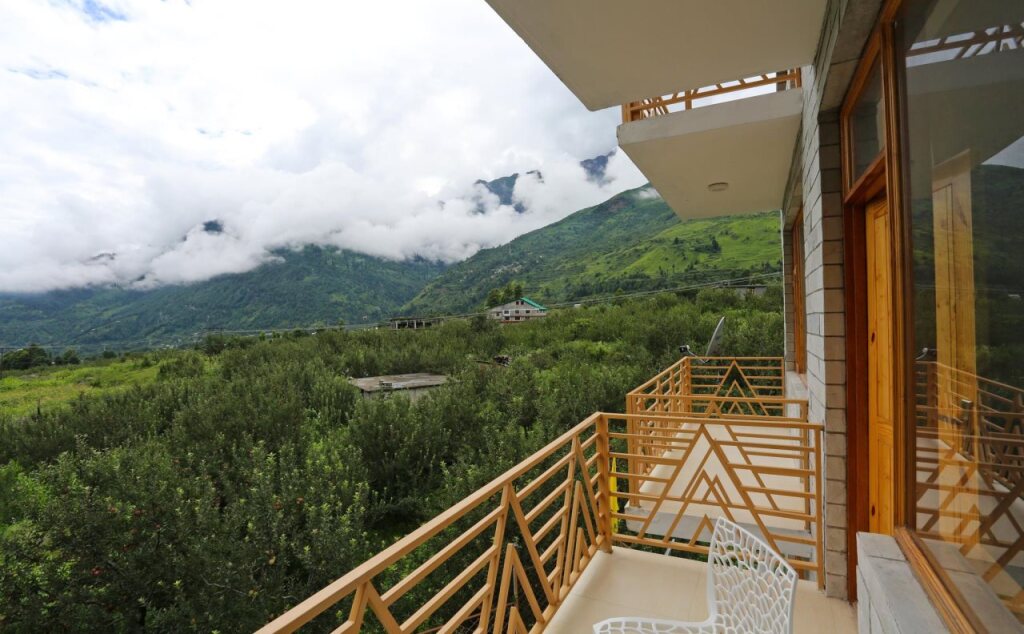 Манали: Snowrange Cottages