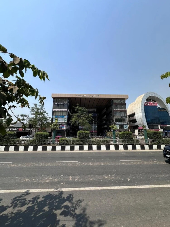 Сурат: Hotel Gokul Solitaire - Surat