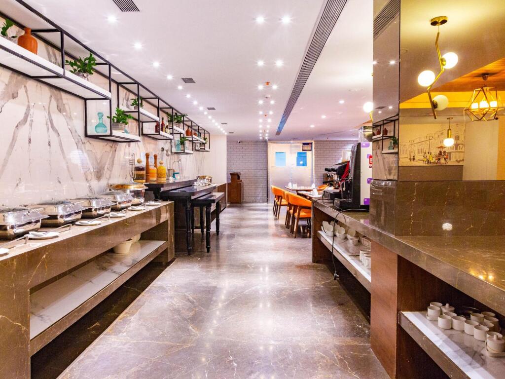 Thavarekere: The Elite Narasapura, a member of Radisson Individuals