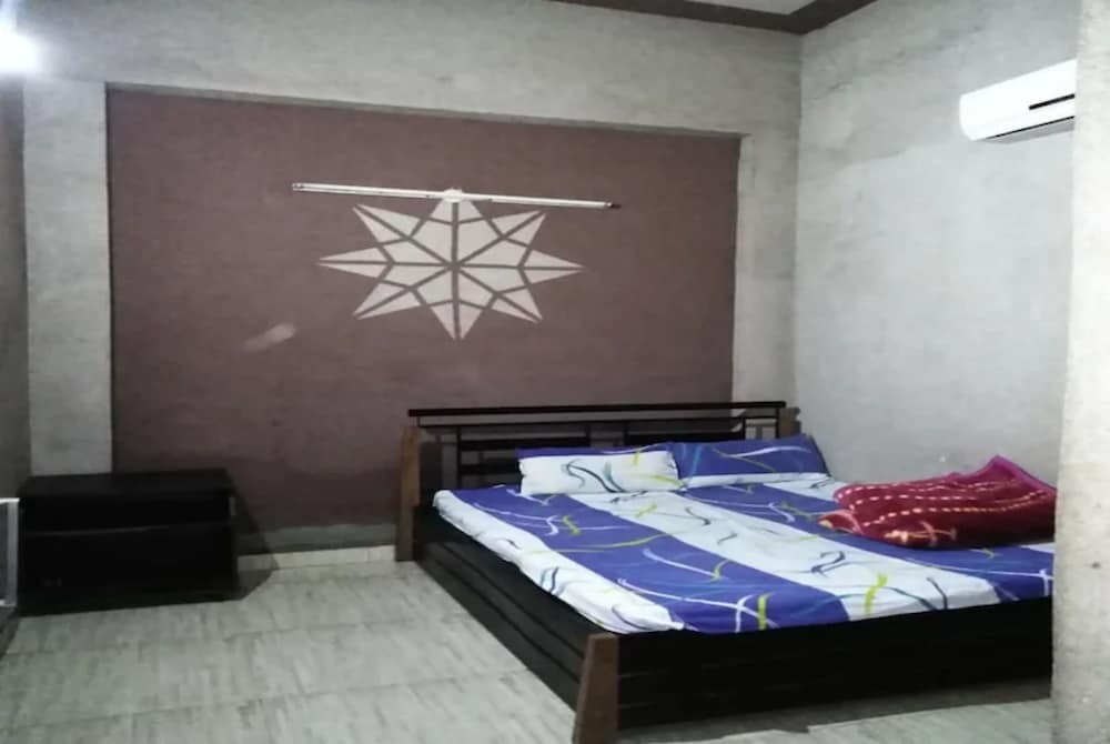 Амритсар: SIDHU GUEST HOUSE golden temple 400m walking distance