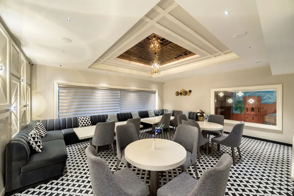 Амритсар: Country Inn Hall Of Heritage Amritsar