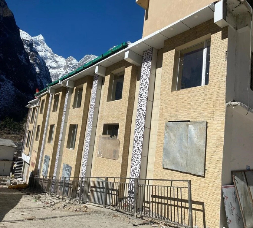 Аули: Hotel Yoga Badrinath Dham
