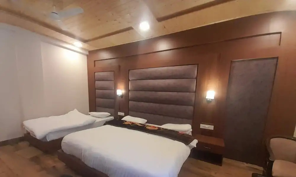 Аули: Hotel Yoga Badrinath Dham