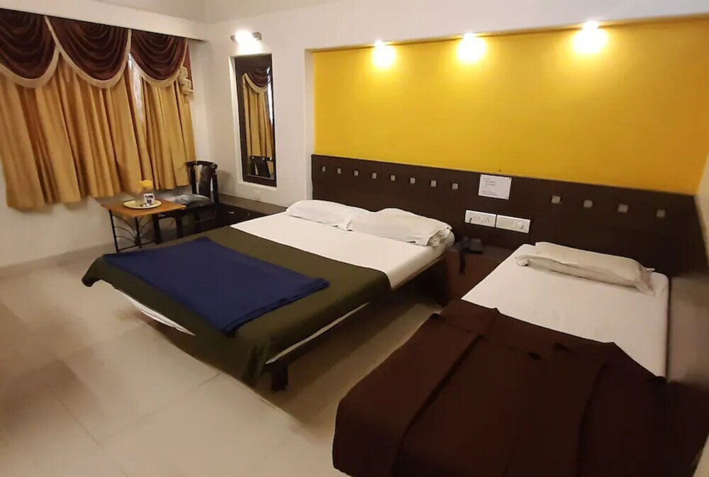 Бангалор: Goroomgo Veekay Regency Bengaluru