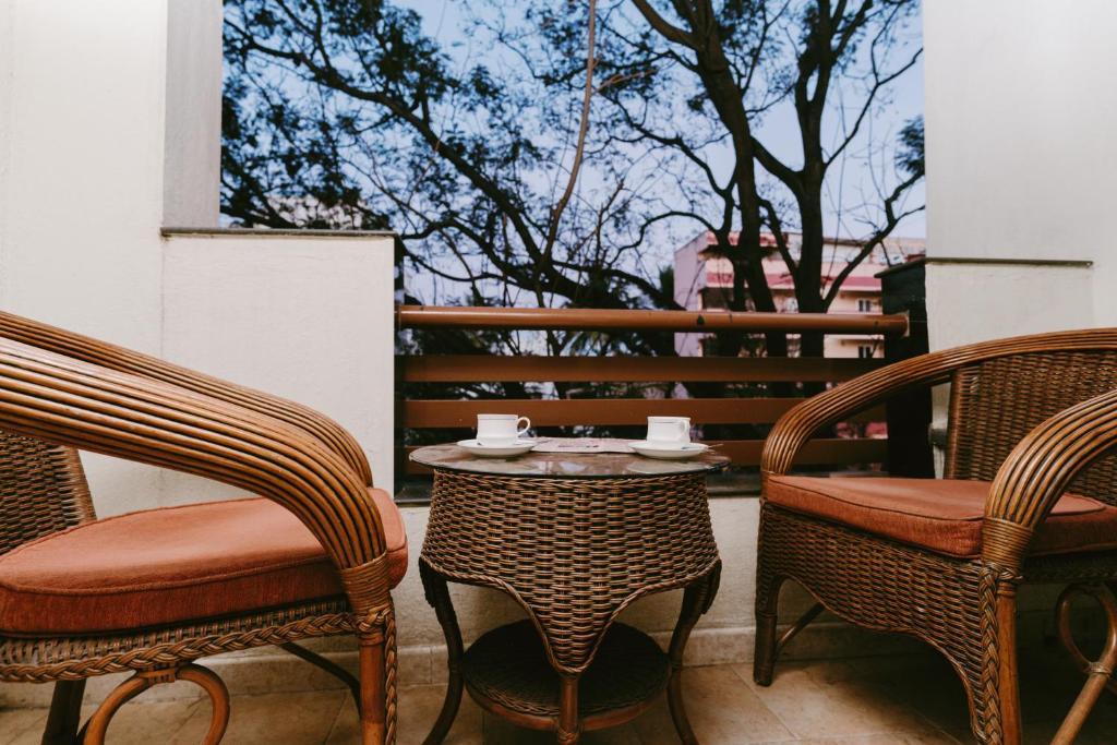 Бангалор: Athulya Square Rooms