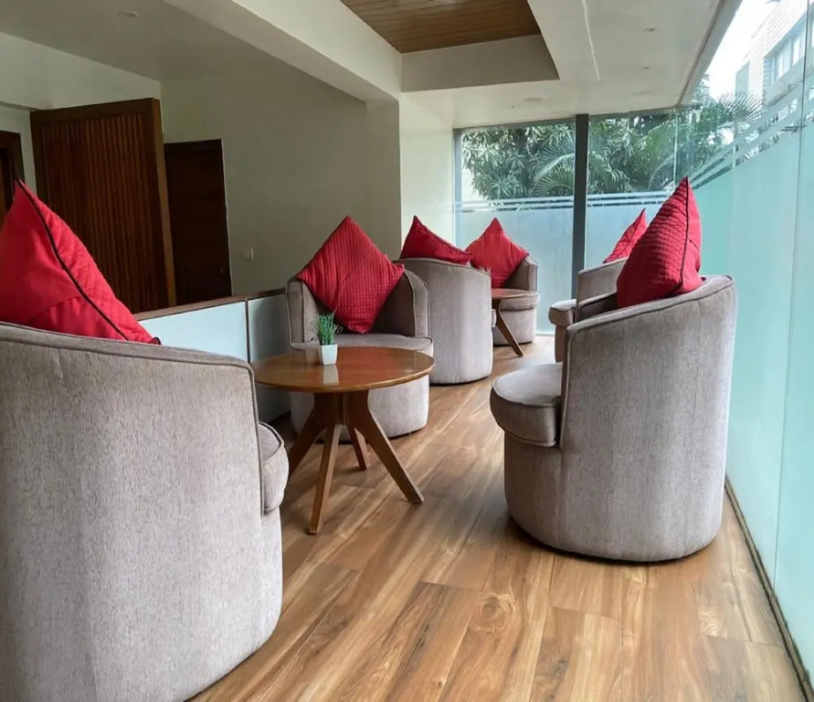 Бангалор: Tetrad Hotel - International Airport Road Hebbal