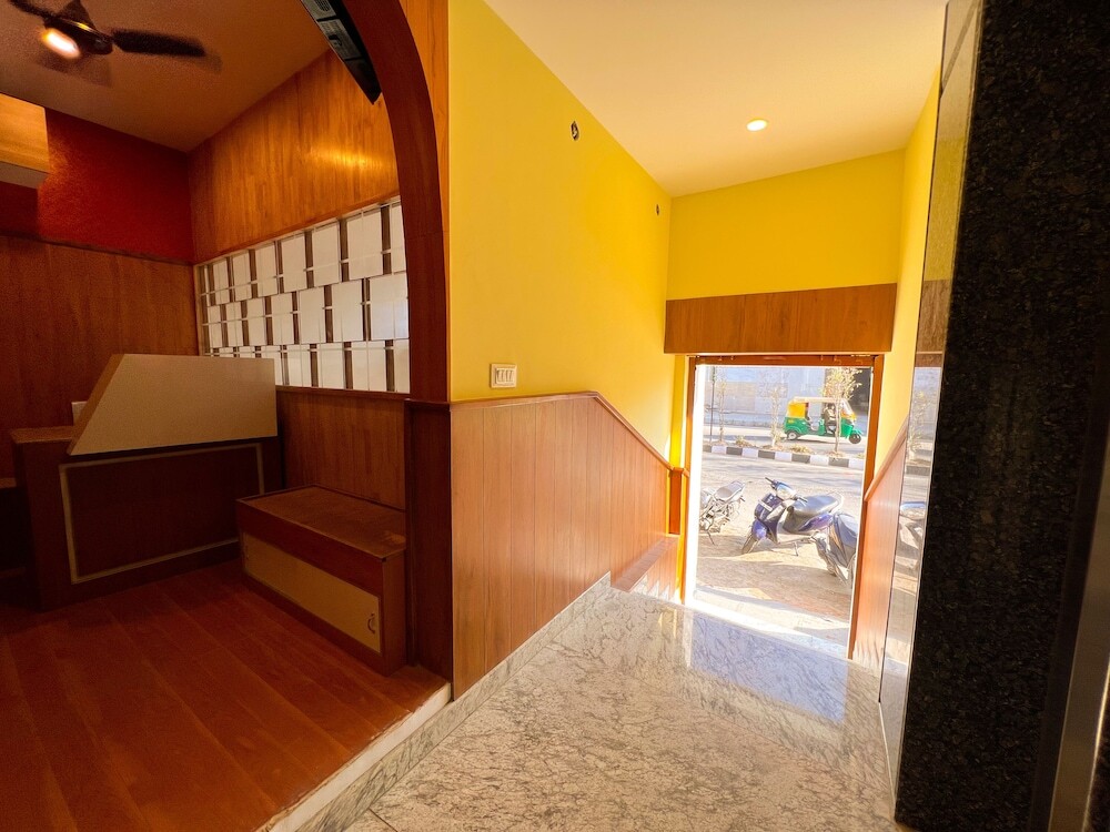 Бангалор: Hotel BNS comforts by Agira Hotels