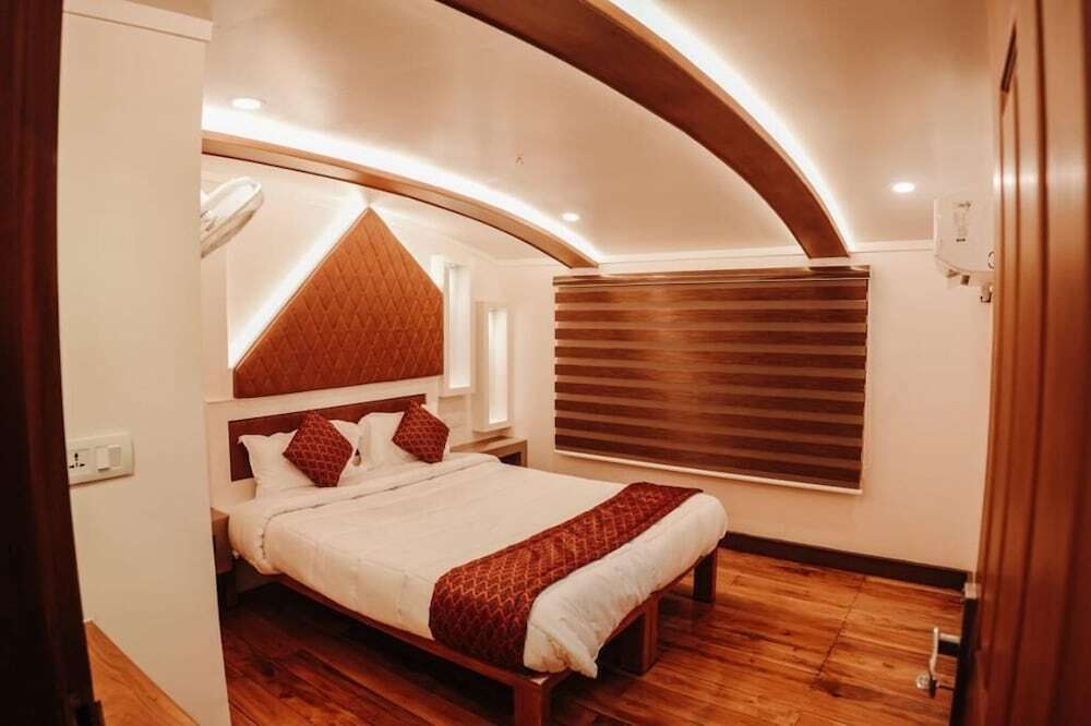 Аллеппи: Kerala Boathouse