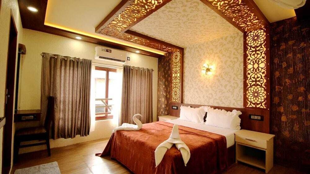 Аллеппи: Kerala Boathouse