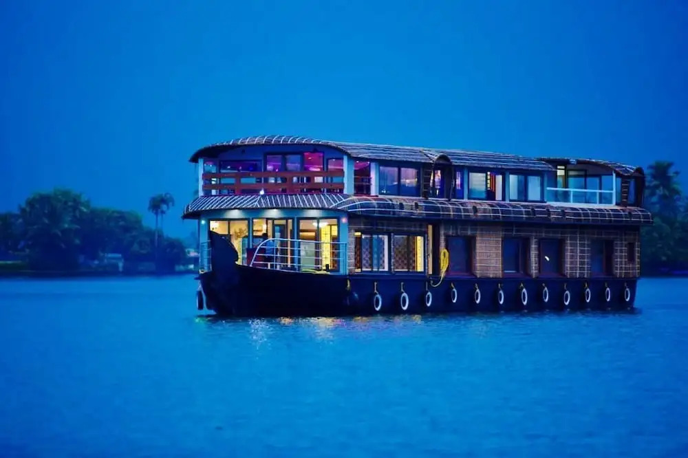 Аллеппи: Kerala Boathouse