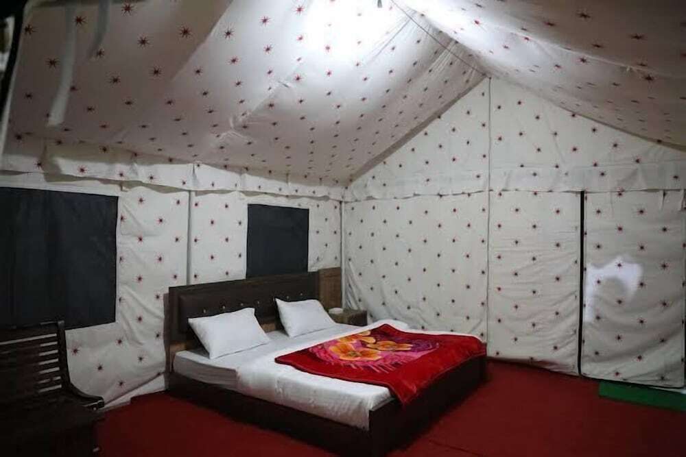 Бир: Parker Camps