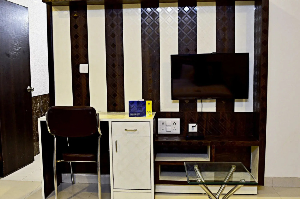 Fabhotel Wood Stay Inn — фото 1