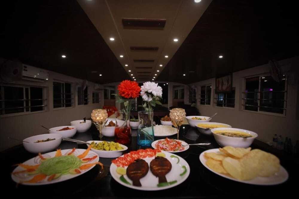 Аллеппи: Premium Luxury Houseboat