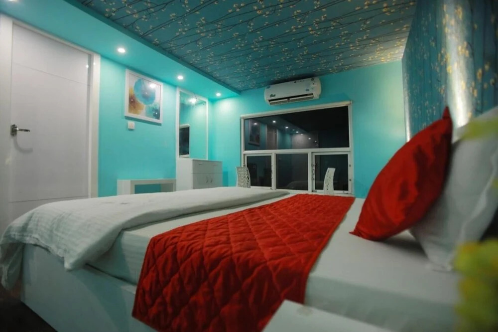 Аллеппи: Premium Luxury Houseboat