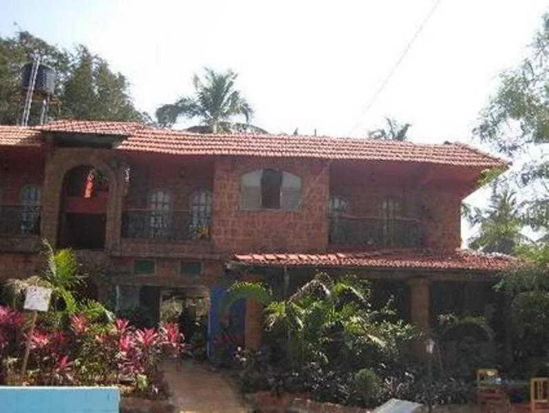Кандолим: Capital O 322 Sea Breeze Candolim Hotel