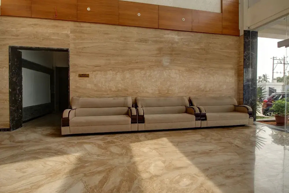 Хоспет: Pbs Grand by Oyo Rooms