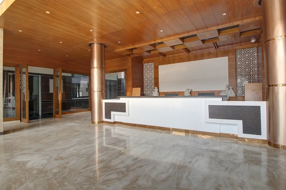 Хоспет: Pbs Grand by Oyo Rooms