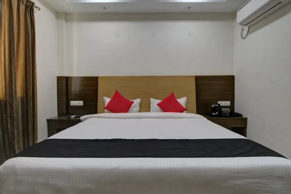 Хоспет: Pbs Grand by Oyo Rooms
