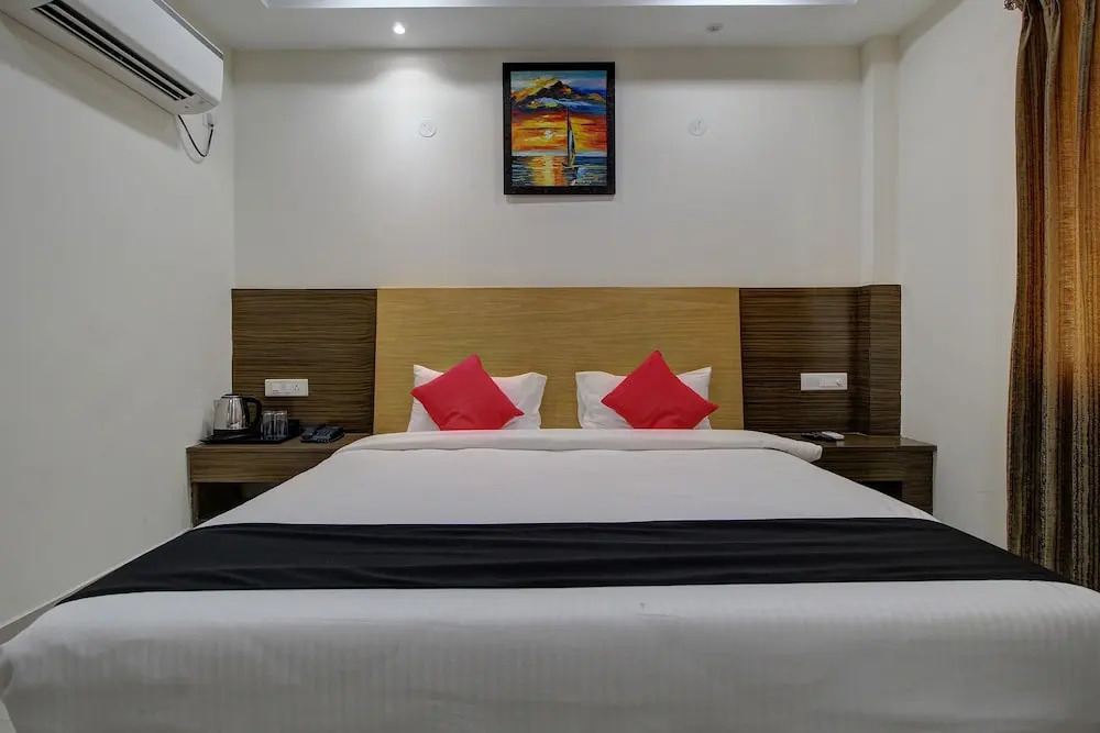 Хоспет: Pbs Grand by Oyo Rooms