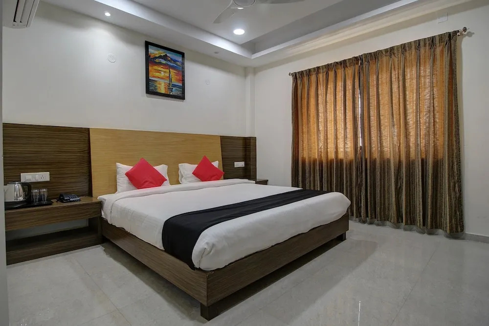Хоспет: Pbs Grand by Oyo Rooms