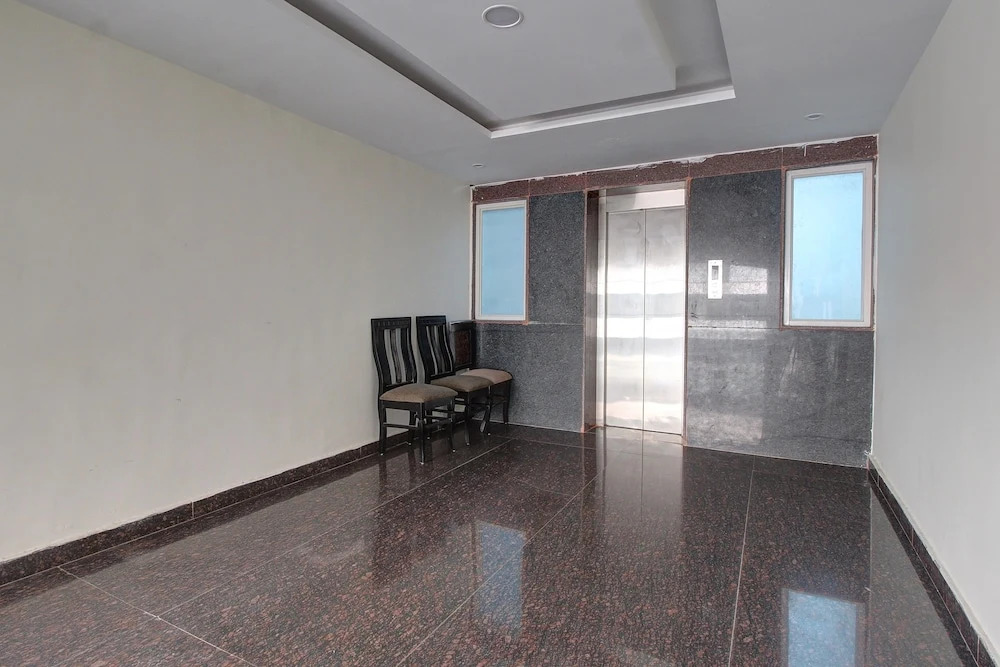Хоспет: Pbs Grand by Oyo Rooms