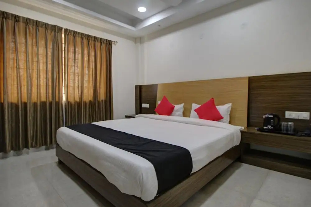 Хоспет: Pbs Grand by Oyo Rooms