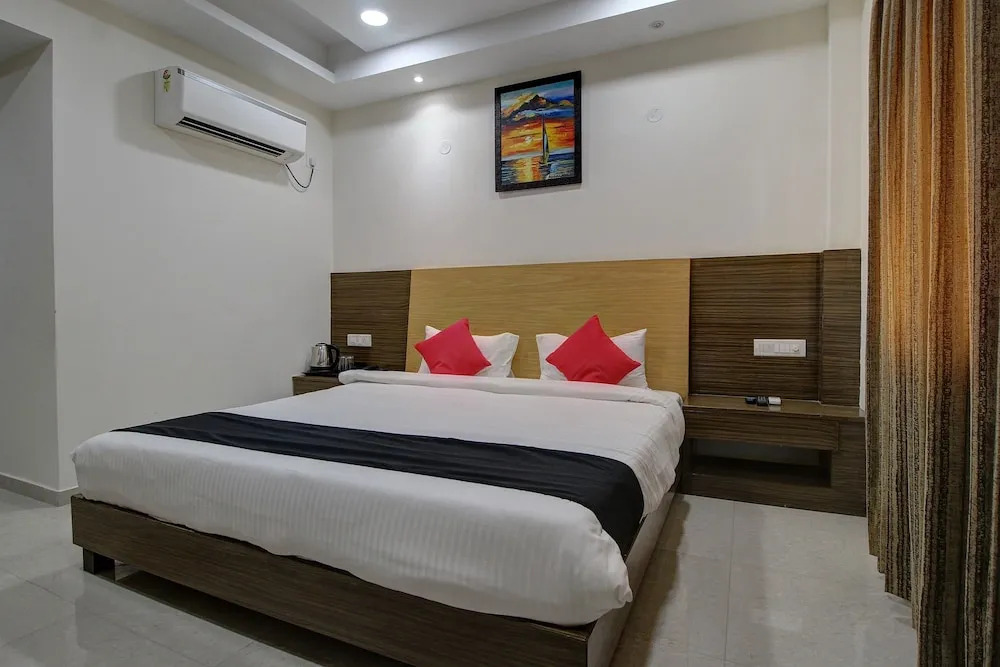 Хоспет: Pbs Grand by Oyo Rooms