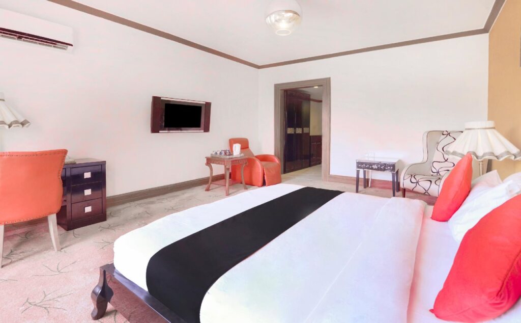 Мумбаи: Oyo Townhouse 799 Royal Palms Hotel - Lily Collection