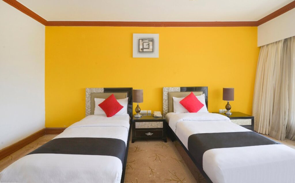 Мумбаи: Oyo Townhouse 799 Royal Palms Hotel - Lily Collection