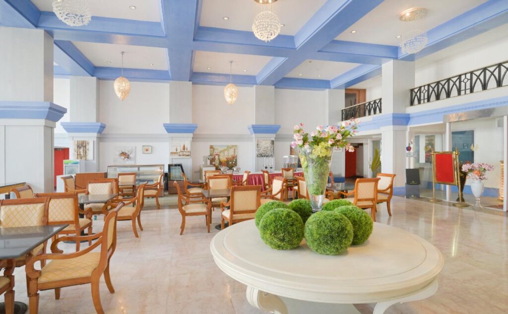 Мумбаи: Oyo Townhouse 799 Royal Palms Hotel - Lily Collection