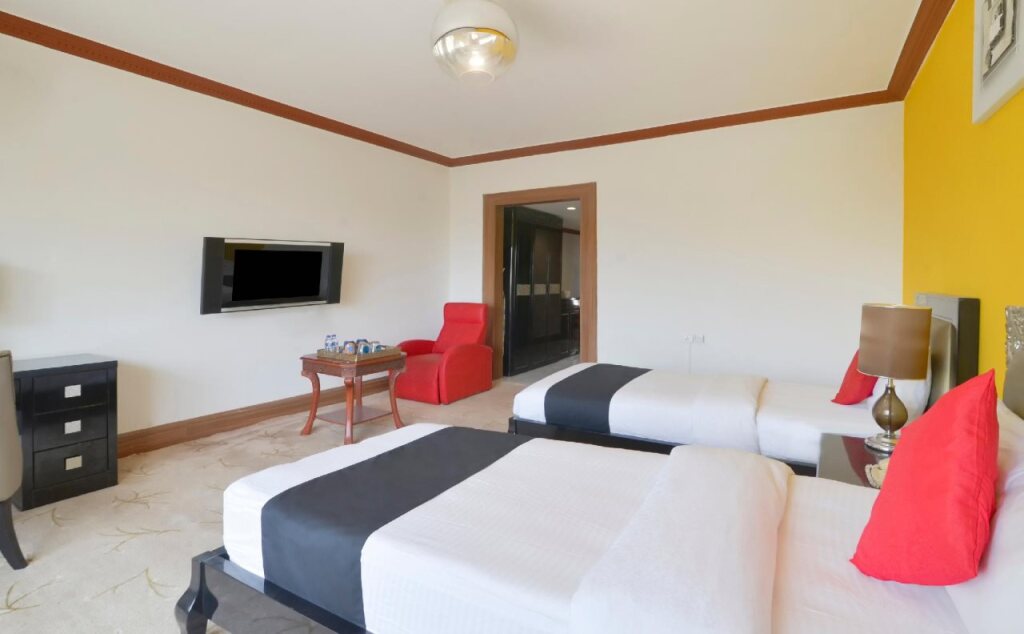 Мумбаи: Oyo Townhouse 799 Royal Palms Hotel - Lily Collection