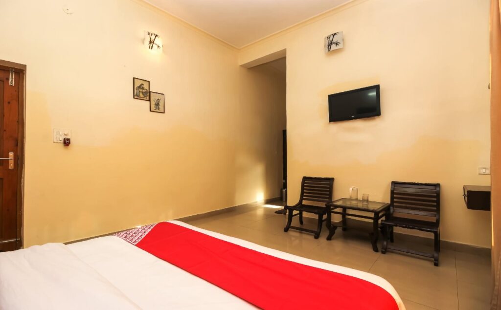 Кангра: Hotel Downtown By OYO Rooms