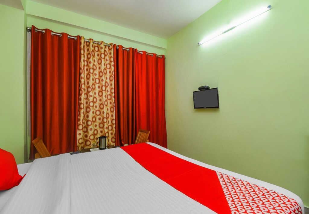Банджар: Hotel Mansarovar by OYO