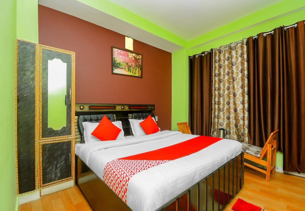 Банджар: Hotel Mansarovar by OYO