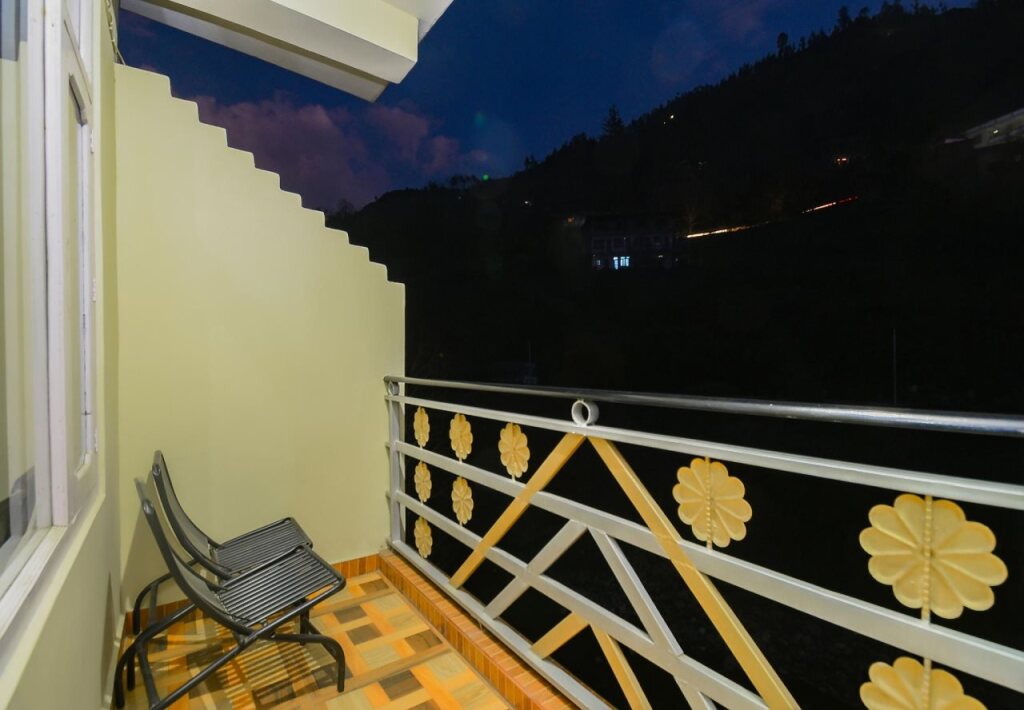 Банджар: Hotel Mansarovar by OYO