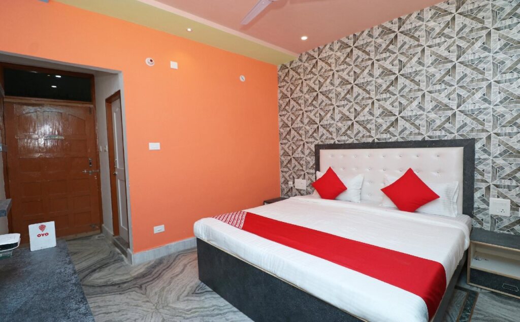 Сарнатх: Hotel Kriti Green By OYO Rooms